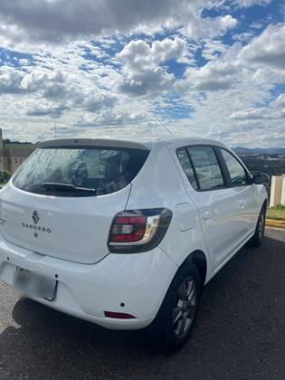 RENAULT SANDERO 1.0 12V SCE FLEX VIBE MANUAL RENAULT SANDERO 1.0 12V SCE FLEX VIBE MANUAL